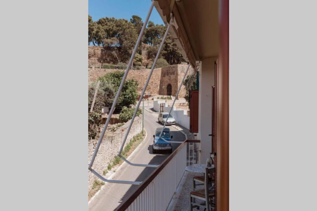 John'S House Under The Castle Of กาลามาตา ภายนอก รูปภาพ